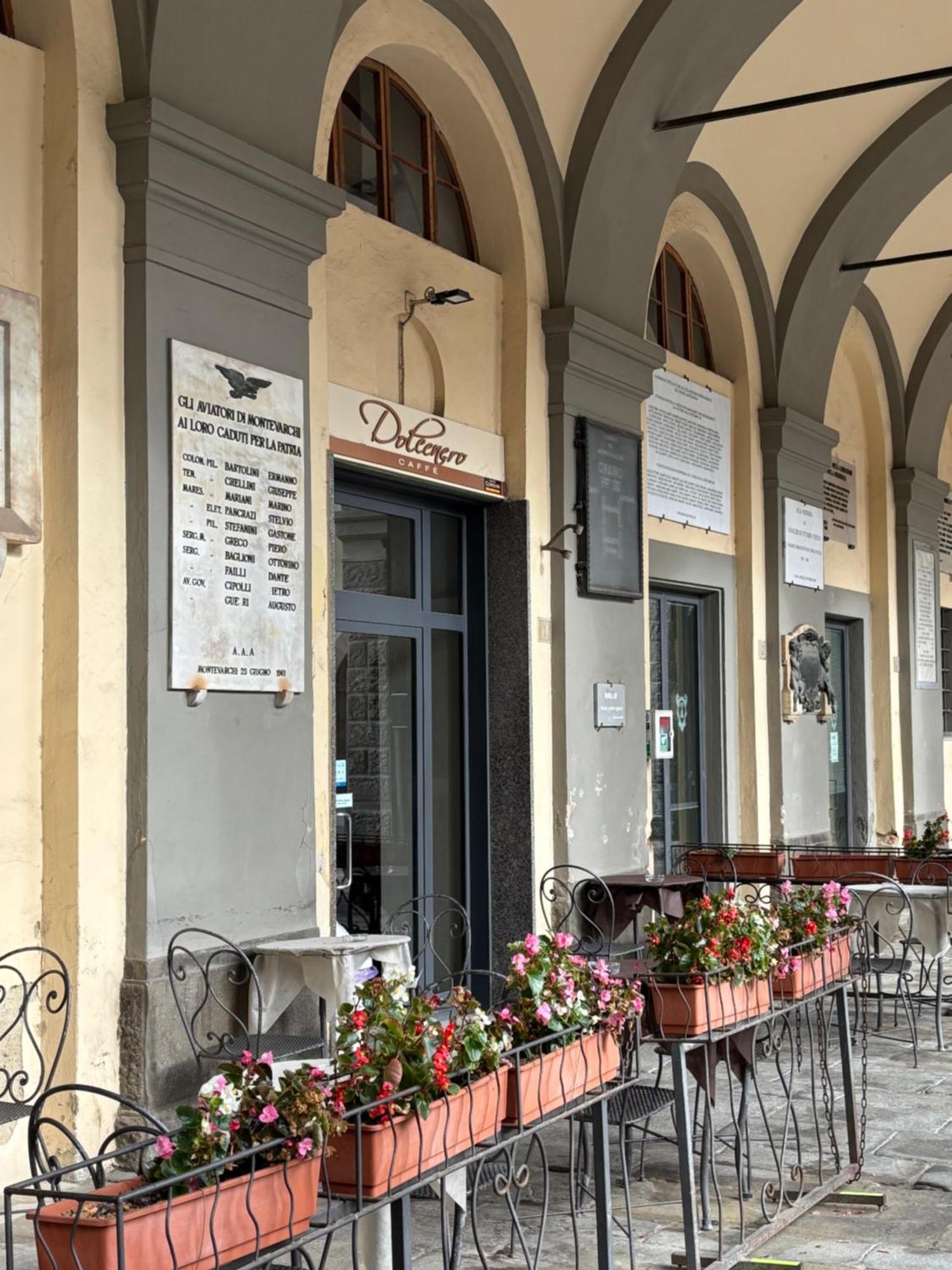 Palazzo Mari Suite & Rooms B&B Montevarchi Exterior photo